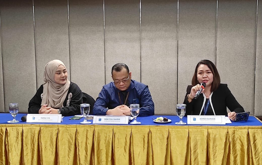 Blue Sky Hotel Balikpapan Gelar Meet Santa, Akan&hellip;