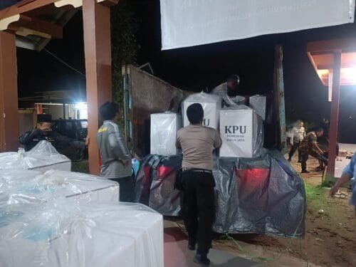 WhatsApp Image 2024 12 09 at 10.57.18 Pergeseran Logistik Pilkada di Long Kali Berjalan Lancar, Kapolres Paser Tekankan Pengamanan Maksimal PROKALTIM