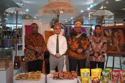 WhatsApp Image 2024 12 12 at 01.32.19 Kampanyekan Potensi Ekonomi Provinsi Papua Barat Daya, Plh. Gubernur Muhammad Musaad Restui Pembangunan Promotion Hub di Smesco Indonesia PROKALTIM