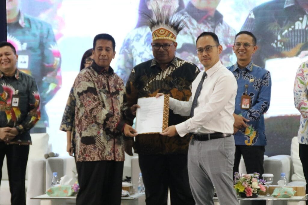 WhatsApp Image 2024 12 12 at 01.32.20 Kampanyekan Potensi Ekonomi Provinsi Papua Barat Daya, Plh. Gubernur Muhammad Musaad Restui Pembangunan Promotion Hub di Smesco Indonesia PROKALTIM