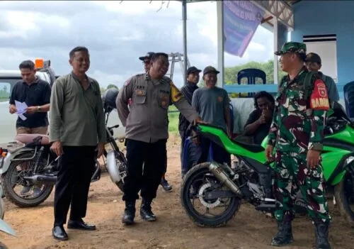 WhatsApp Image 2024 12 18 at 20.34.57 Polsek Sangasanga Bersama TNI dan Pemerintah Kecamatan Gelar Patroli Gabungan Jaga Keamanan Pasca Pilkada PROKALTIM
