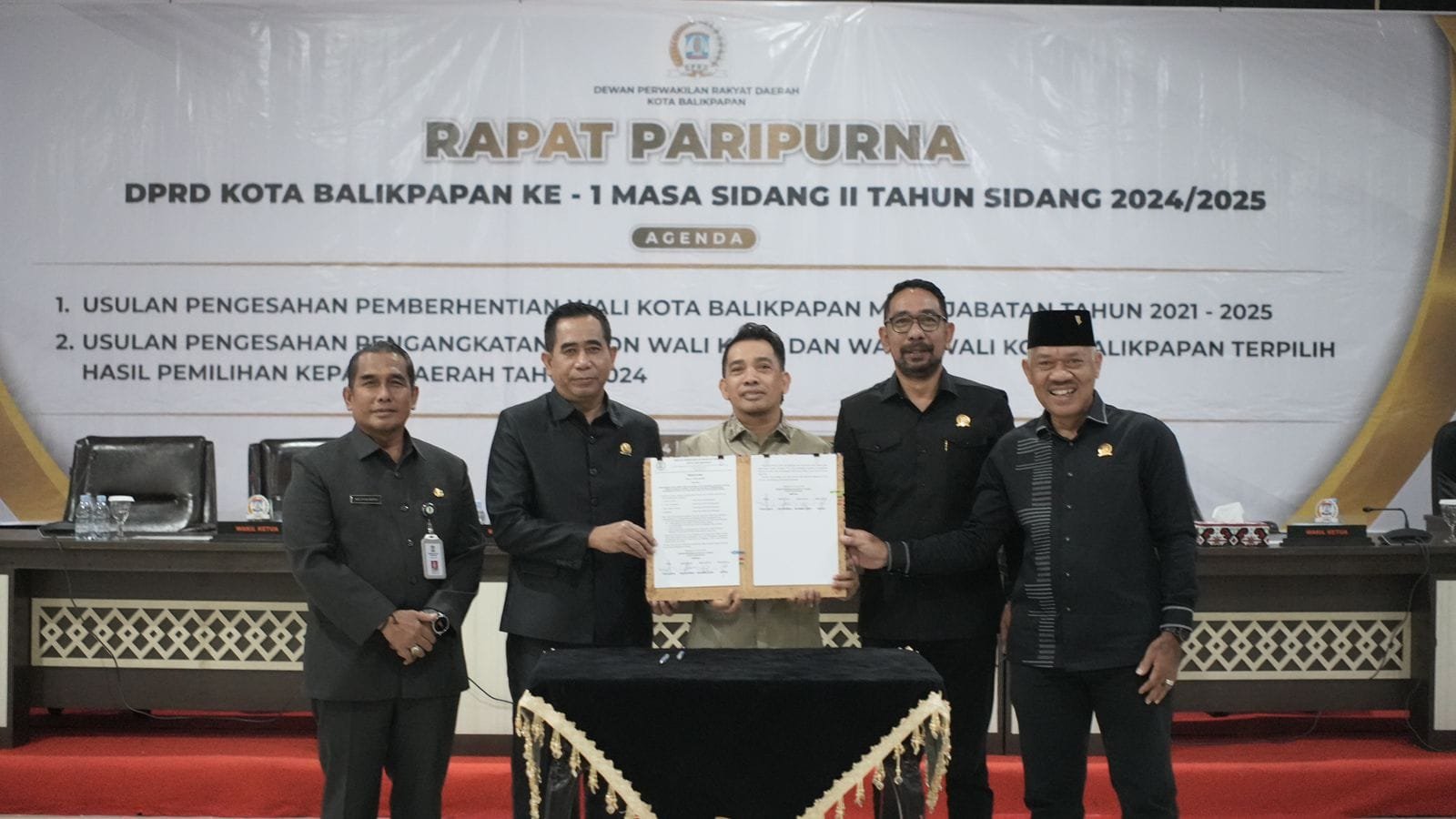 DPRD Balikpapan Gelar Rapat Paripurna Usulan Pengesahan Pemberhentian Wali Kota dan Penetapan Pasangan Calon Terpilih