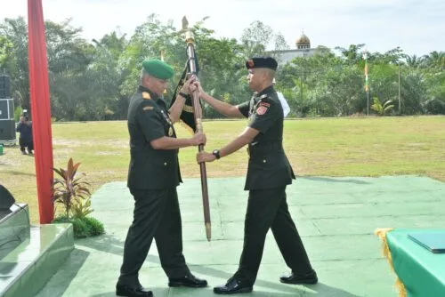 WhatsApp Image 2025 01 21 at 12.02.14 Serah Terima Jabatan Komandan Batalyon Kavaleri 13/Satya Lembuswana, Letkol Kav Ikchsan Maulana Gantikan Letkol Kav Agus Wibowo PROKALTIM