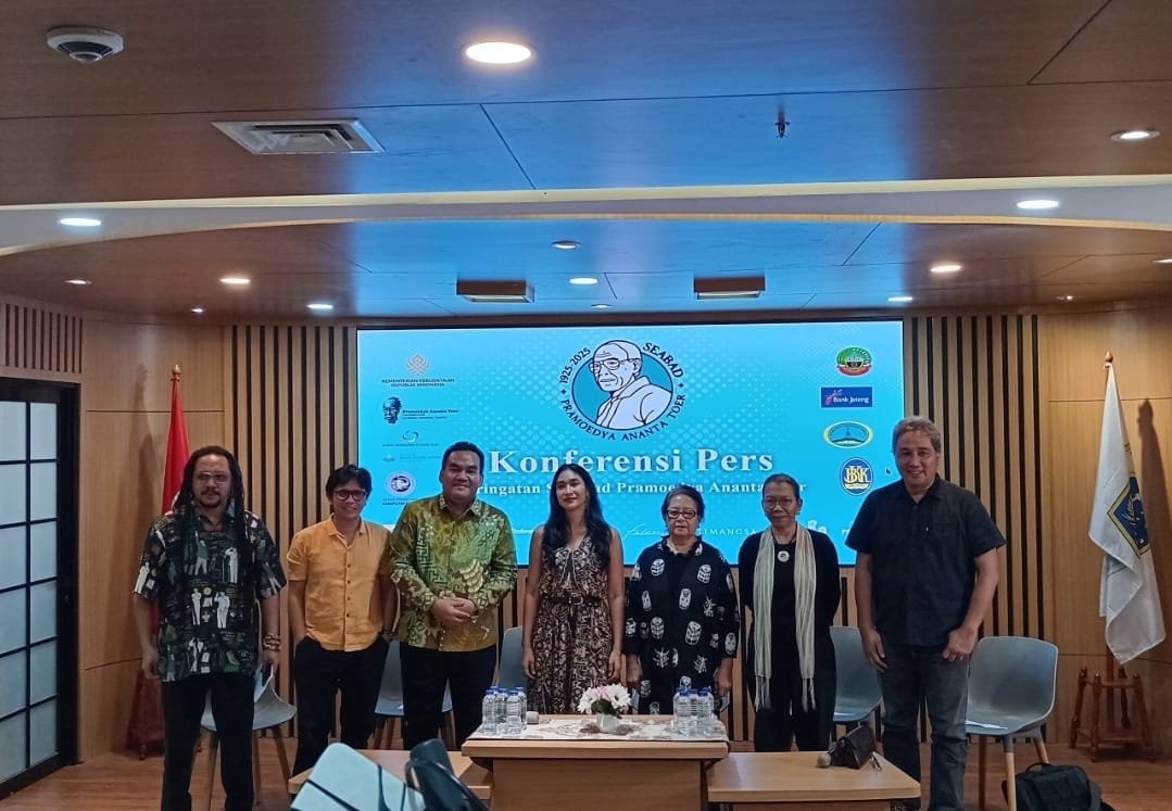 Merayakan dan Memperingati 100 Tahun Pramoedya Ananta Toer