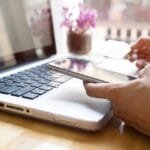 OJK Beri Izin Pinjaman Online ke 97 Lembaga Keuangan Non Bank, Menko Kumham Imipas: Selain Itu Ilegal