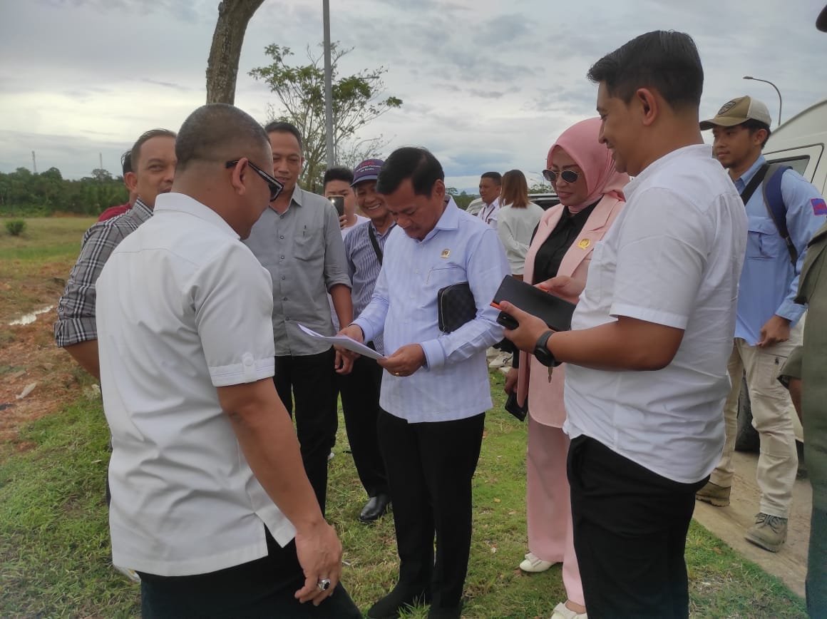 Kunjungan Lapangan, Komisi I DPRD Balikpapan Telusuri Tanah Masyarakat Diduga Tumpang Tindih di Lokasi Grand City Balikpapan