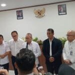 Menko Zulhas Akan Evaluasi Kenaikan Harga Gula dan Minyak Curah