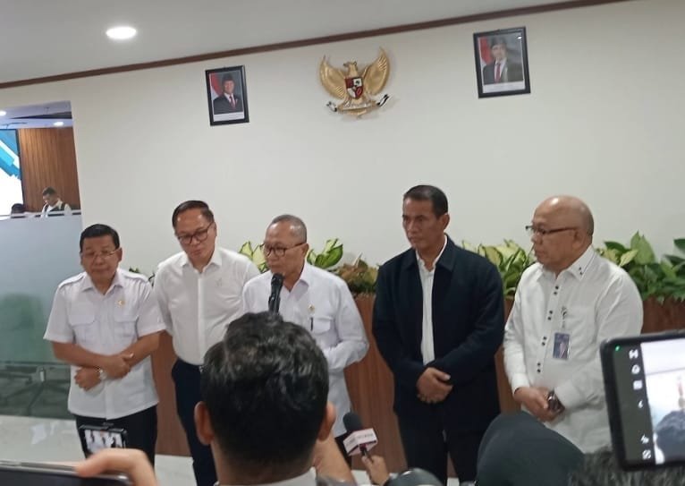 WhatsApp Image 2025 01 23 at 14.08.07 Menko Zulhas Akan Evaluasi Kenaikan Harga Gula dan Minyak Curah PROKALTIM