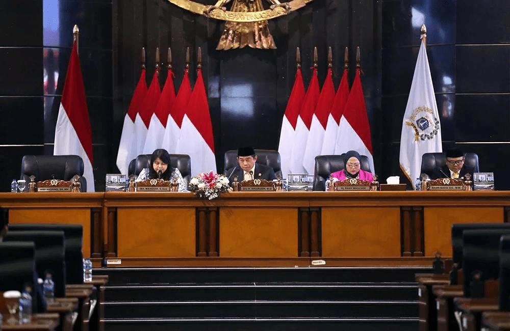 Gelar Rapat Paripurna, DPRD DKI Jakarta Tetapkan Gubernur dan Wakil Gubernur Terpilih