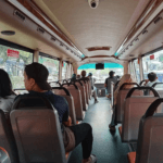 Hujan Tak Halangi Warga Nikmati Perjalanan dengan Bus Tingkat