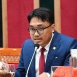 Pemangkasan Anggaran Kemendikdasmen, DPR Minta Tunjangan Sertifikasi Guru Tak Diutak-Atik