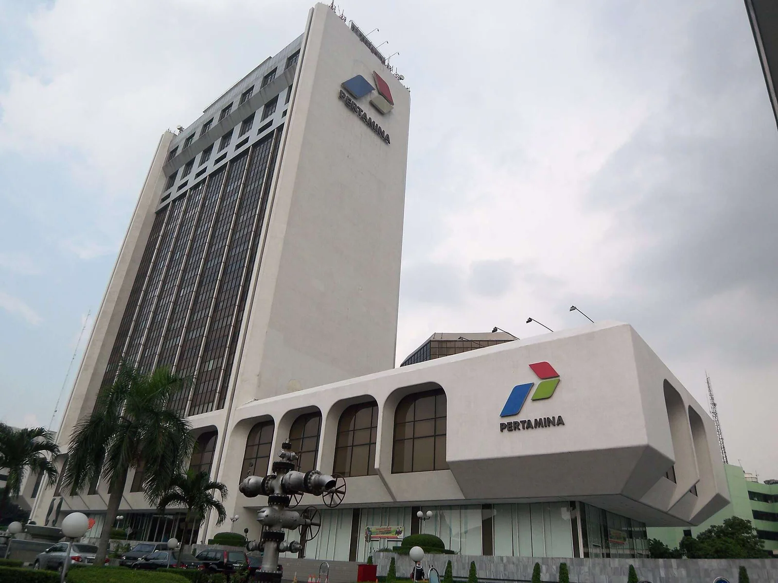 Kantor Pusat Pertamina di Jakarta. (Foto: Wikipedia)