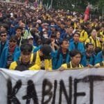 Padati Patung Kuda, Massa Aksi “Indonesia Gelap” Serukan Tuntutan terhadap Pemerintah