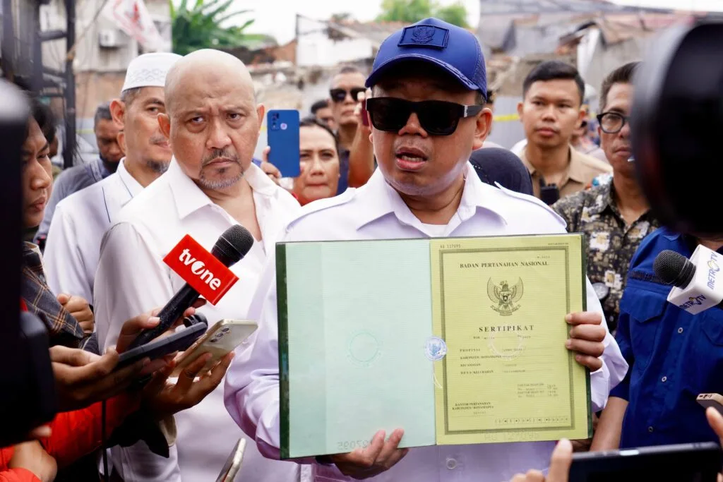 Turun ke Lokasi Penggusuran di Bekasi, Menteri Nusron Tegaskan Kehadiran Negara PROKALTIM 5 Nusron Wahid Turun ke Lokasi Penggusuran di Bekasi, Menteri Nusron Tegaskan Kehadiran Negara PROKALTIM