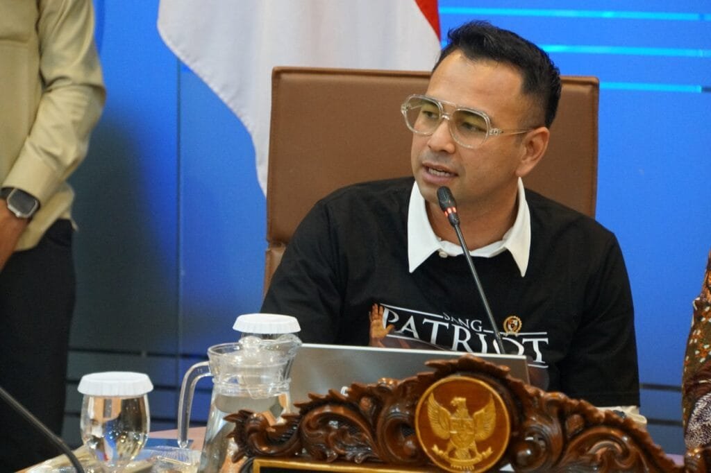 Raffi ahmad Raffi Ahmad: CPMI Jangan Terburu-buru Ikuti Tren #KaburAjaDulu PROKALTIM