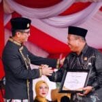 Puryadi, Anggota DPRD Balikpapan, Terima Penghargaan atas Dedikasi dalam Donor Darah