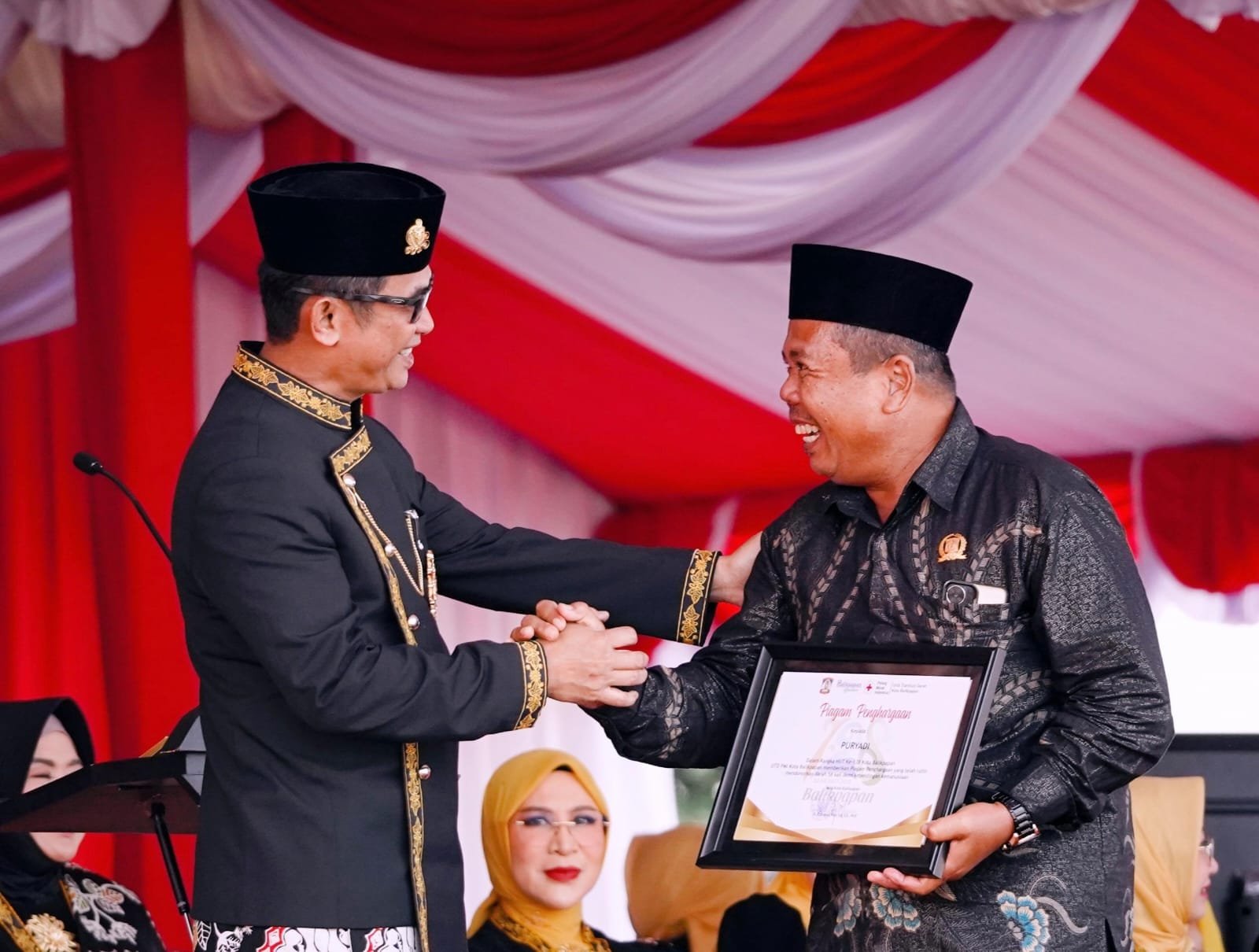 Puryadi, Anggota DPRD Balikpapan, Terima Penghargaan atas Dedikasi dalam Donor Darah