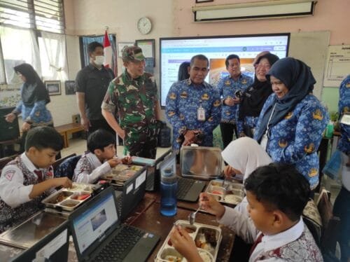 WhatsApp Image 2025 02 20 at 15.06.54 Pemkot Balikpapan Launching Program Makan Bergizi Gratis di SD Negeri 015 Balikpapan Selatan PROKALTIM