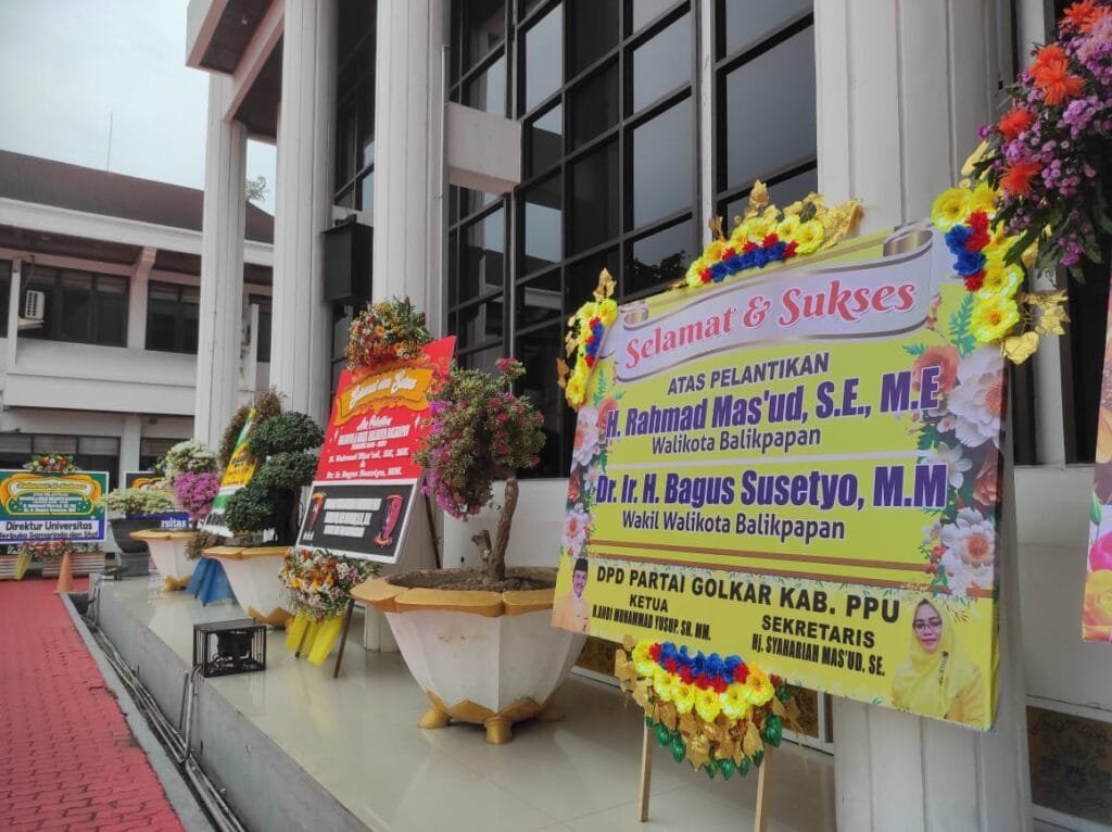 WhatsApp Image 2025 02 20 at 20.58.39 Puluhan Karangan Bunga Hiasi Kantor Wali Kota Balikpapan sebagai Ucapan Selamat Pelantikan Rahmad-Bagus PROKALTIM