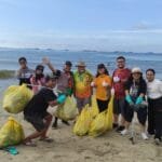 Meriah, Komunitas SD Walker Gelar Aksi Bersih Pantai Markoni, Dukung Lingkungan Sehat