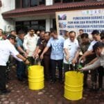 Satpol PP Balikpapan Tutup 37 POM dan Sita 1.089 Botol Miras dalam Operasi Penertiban 2024