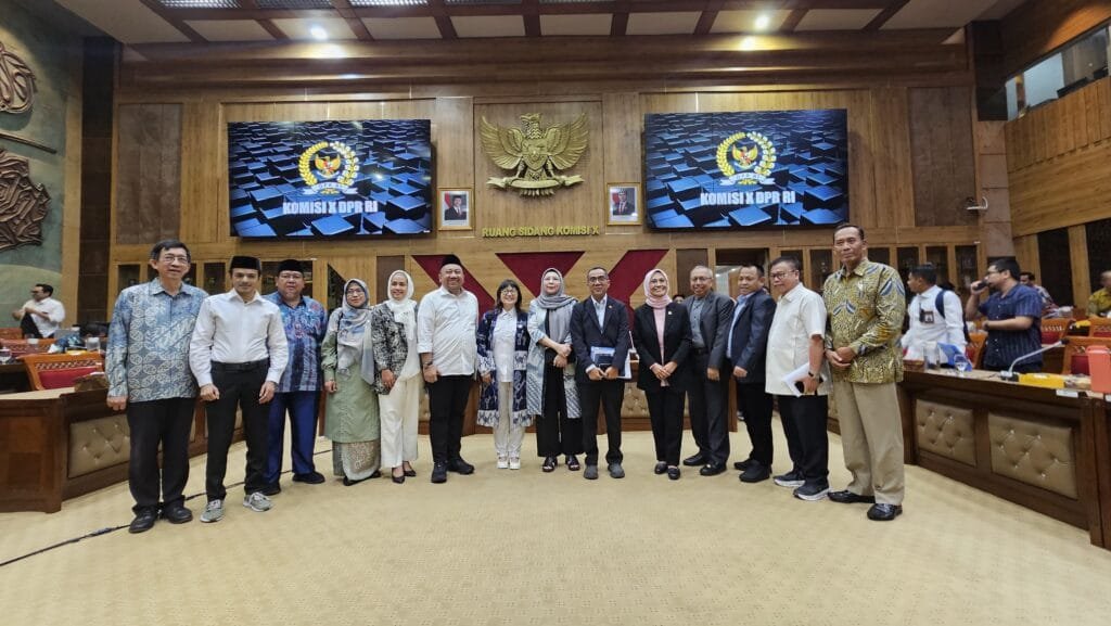 WhatsApp Image 2025 02 27 at 19.27.22 Komisi X DPR RI Dorong Sinergi dengan Mendikti Saintek Baru untuk Percepatan Transformasi Pendidikan dan Riset PROKALTIM