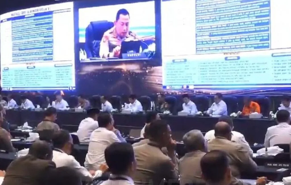 Polri Kapolri Tegaskan Skema One Way dan Contraflow Disesuaikan Kepadatan Tol PROKALTIM