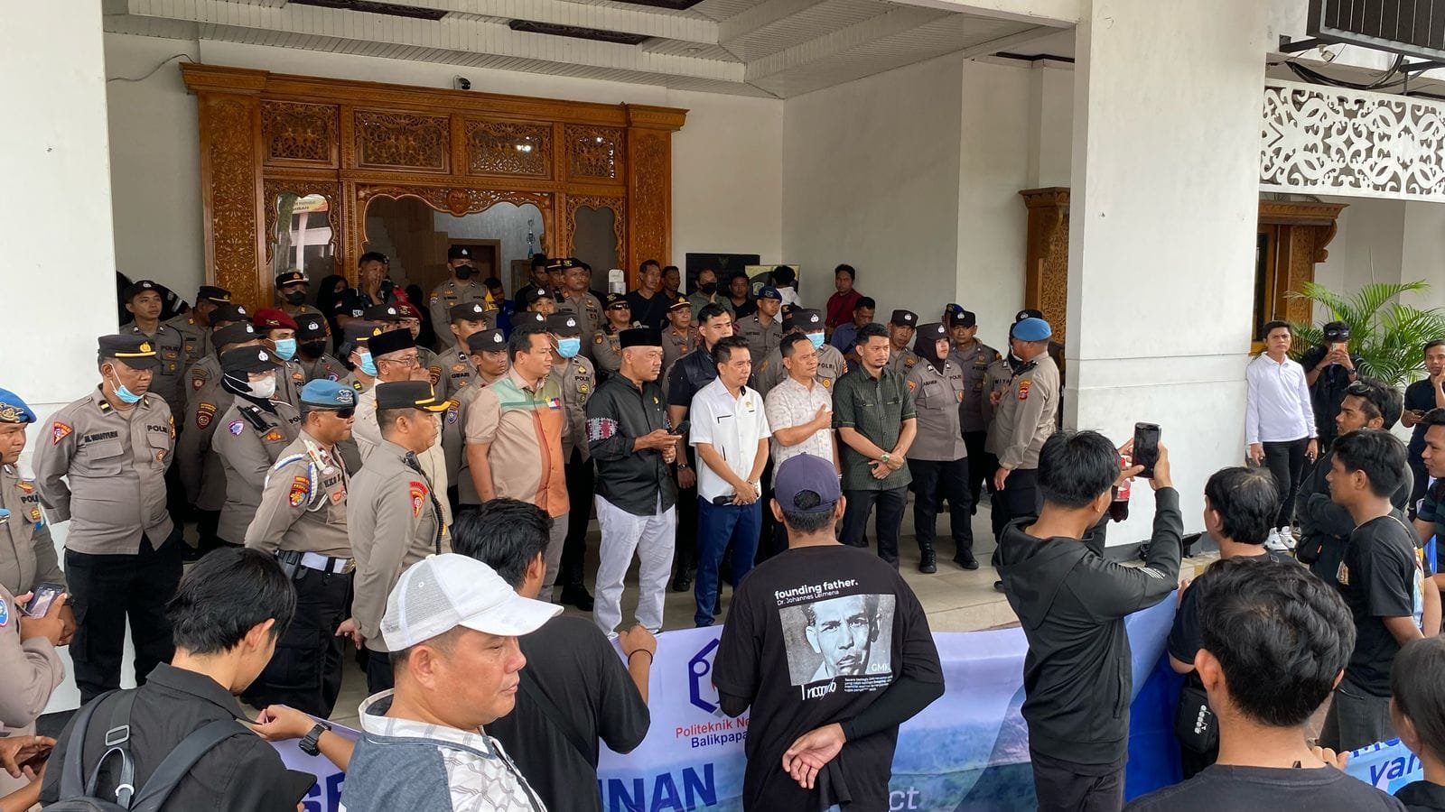 Aliansi Kota Minyak Gelar Aksi Damai di Kantor&hellip;