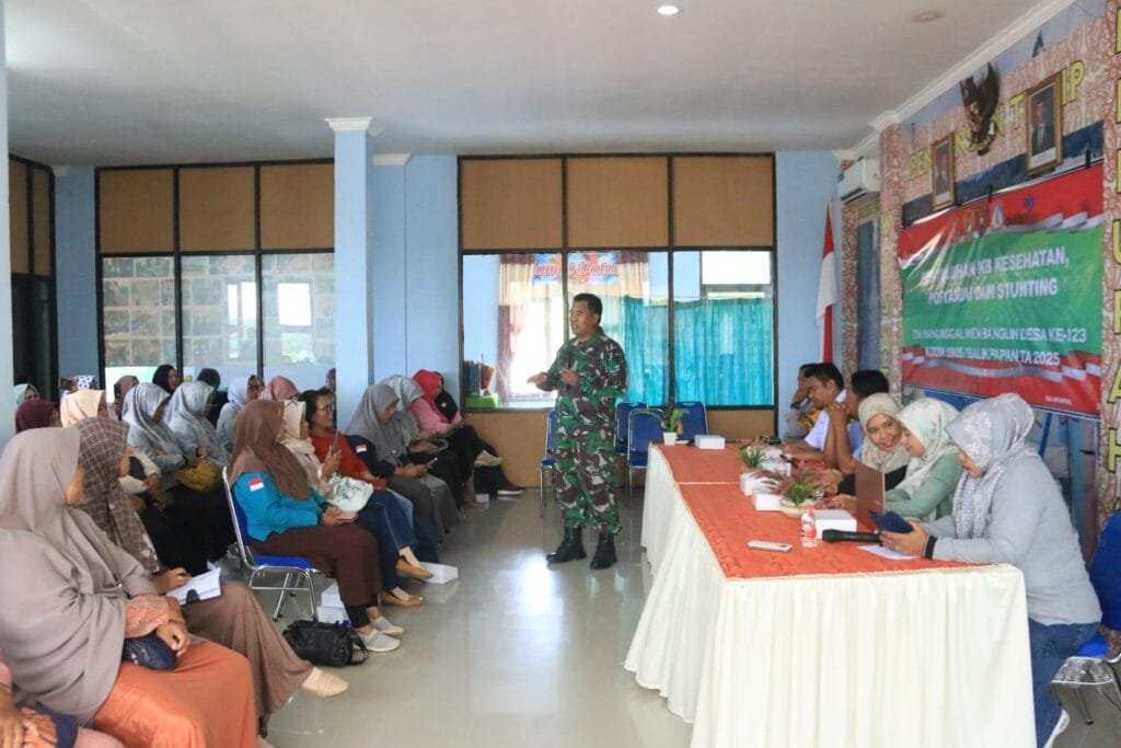 WhatsApp Image 2025 03 02 at 12.33.09 Satgas TMMD ke 123 Kodim 0905/BPP Gandeng BNK BPP Gelar Penyuluhan Bahaya Penyalahgunaan Narkoba kepada Siswa siswi SMK Negeri Balikpapan PROKALTIM