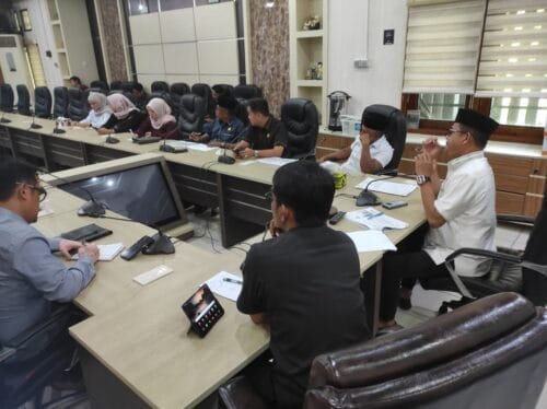 WhatsApp Image 2025 03 08 at 11.31.36 1 Komisi II DPRD Balikpapan Gelar RDP Bahas Perlindungan UMKM dari Dampak Maraknya Toko Ritel Nasional PROKALTIM