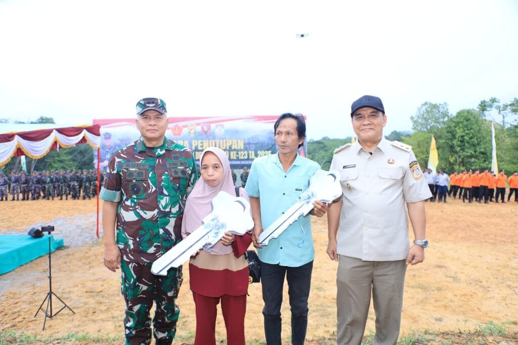 WhatsApp Image 2025 03 20 at 22.30.21 1 Pangdam VI/Mlw Resmikan Penutupan TMMD ke-123, Tingkatkan Kesejahteraan dan Ketahanan Nasional di Balikpapan Timur PROKALTIM