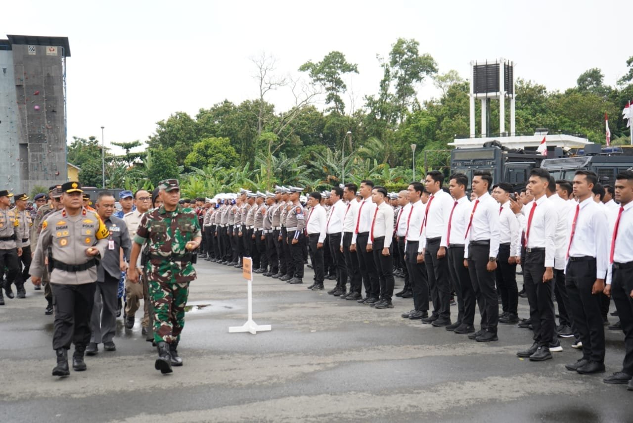 Kapolda Kalimantan Timur Pimpin Apel Gelar Pasukan Operasi Ketupat Mahakam 2025
