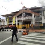 Tuntut Pembatalan Revisi UU TNI, Aliansi Balikpapan Bergerak Aksi di Depan Kantor DPRD Balikpapan