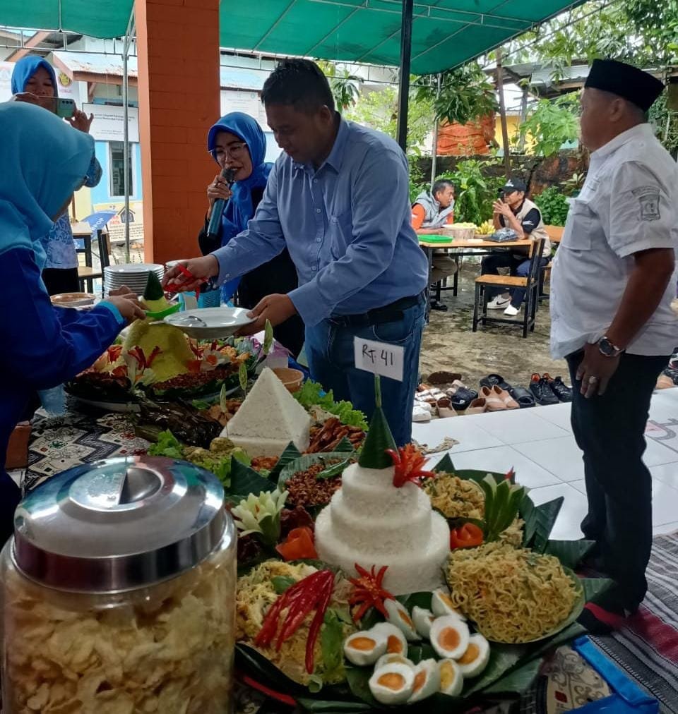 WhatsApp Image 2025 04 12 at 17.07.44 Kampung KB Dhian Khinasih Rayakan HUT ke-9, Perkuat Silaturahmi dan Kolaborasi di Kelurahan Manggar PROKALTIM