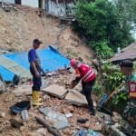 Brimob Kaltim Tanggap Cepat, Datangi Lokasi Tanah Longsor di Jalan Prapatan Balikpapan