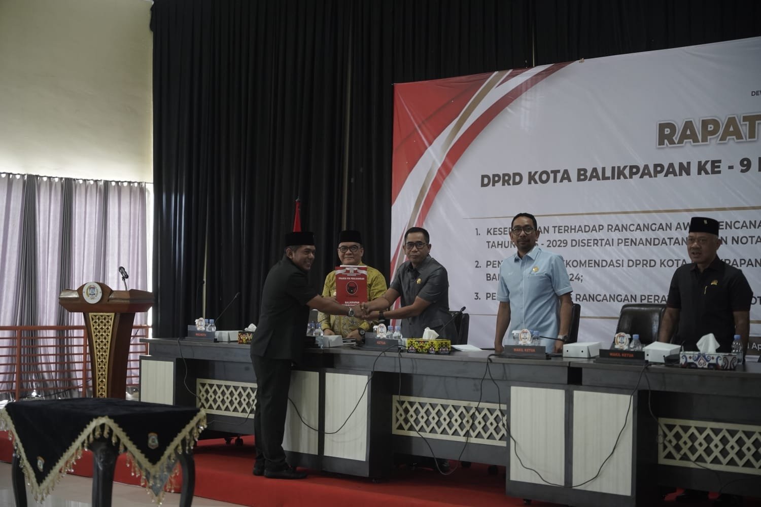 Soroti Capaian dan Tantangan Pemkot, Fraksi PDI Perjuangan Dorong Reformasi Layanan Publik dan Tata Kelola Anggaran