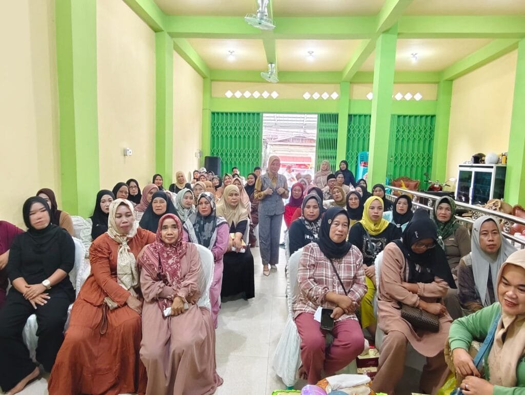 WhatsApp Image 2025 04 24 at 21.52.00 1 Warga Balikpapan Barat Sampaikan Usulan Pembangunan kepada Hj. Muliati dalam Reses 2024 PROKALTIM