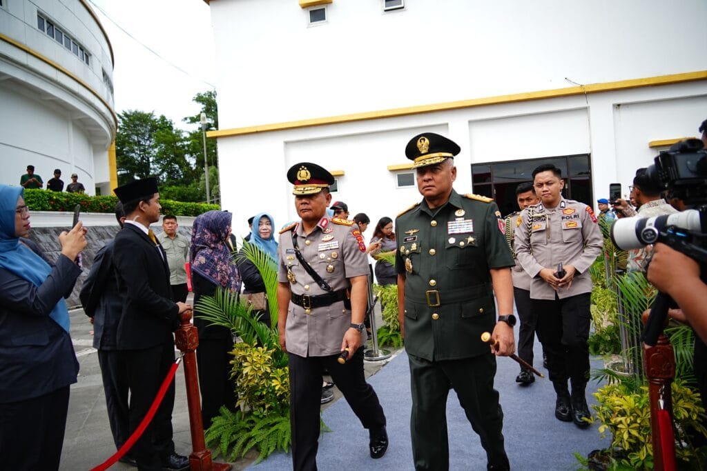WhatsApp Image 2025 04 25 at 21.50.16 Pangdam VI/Mulawarman Dampingi Wamendagri dalam Kunjungan Kerja dan Peringatan Hari Otda ke-29 di Balikpapan PROKALTIM
