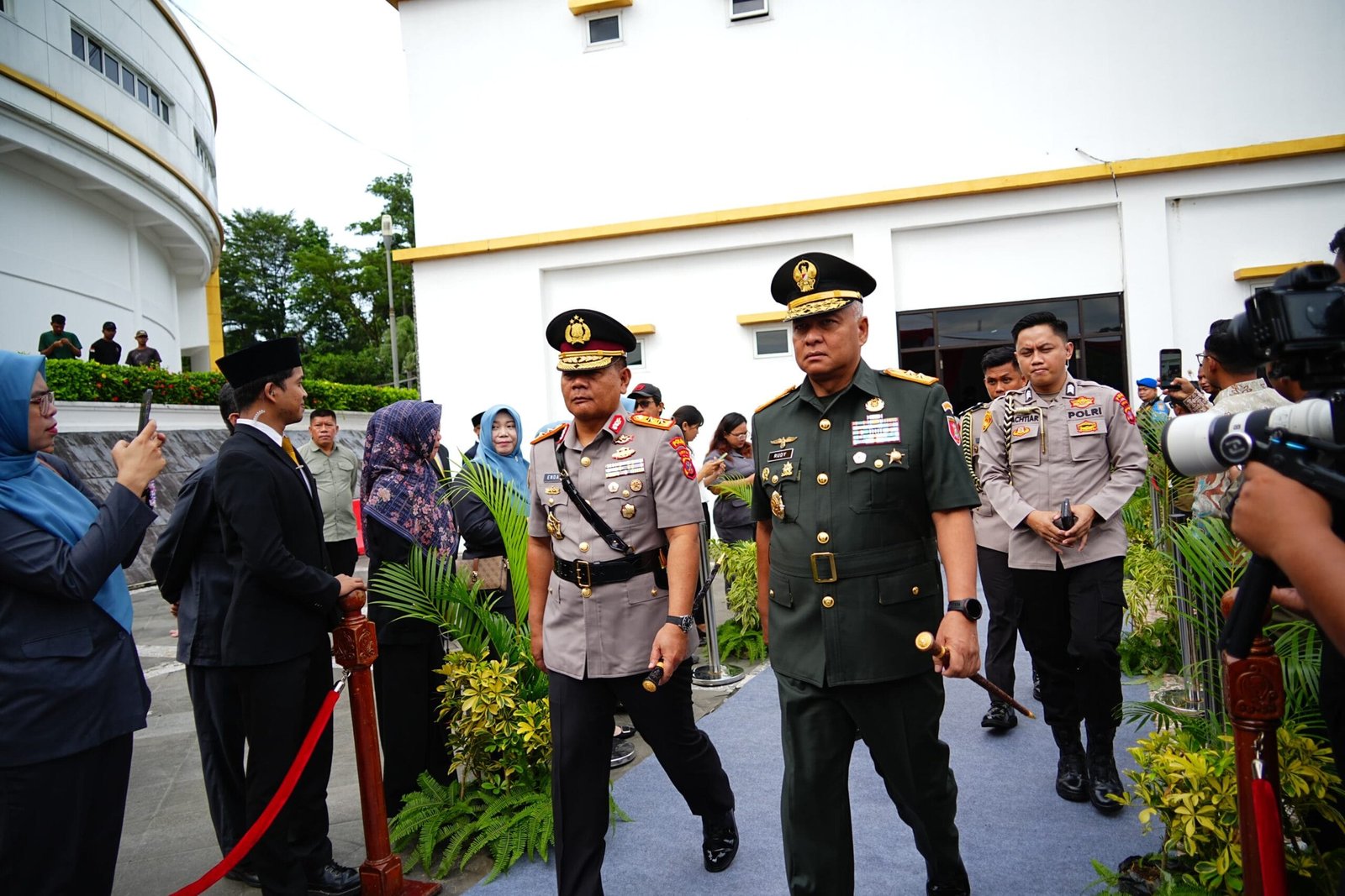 Pangdam VI/Mulawarman Dampingi Wamendagri dalam Kunjungan Kerja dan Peringatan Hari Otda ke-29 di Balikpapan