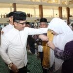 Panggilan Suci di Usia Muda: Kisah Aura Milia, Jemaah Termuda Asal Balikpapan