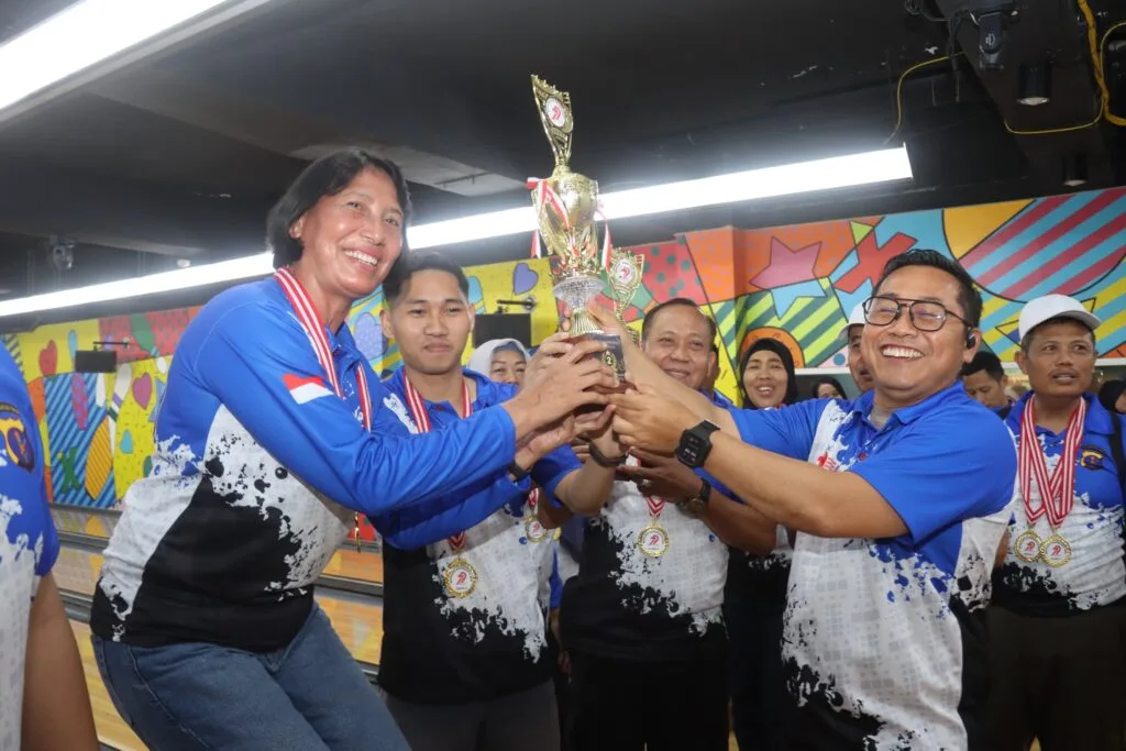WhatsApp Image 2025 06 17 at 14.12.17 Meriahkan HUT Bhayangkara ke-79, Polresta Balikpapan Gelar Turnamen Bowling Kapolresta Cup PROKALTIM