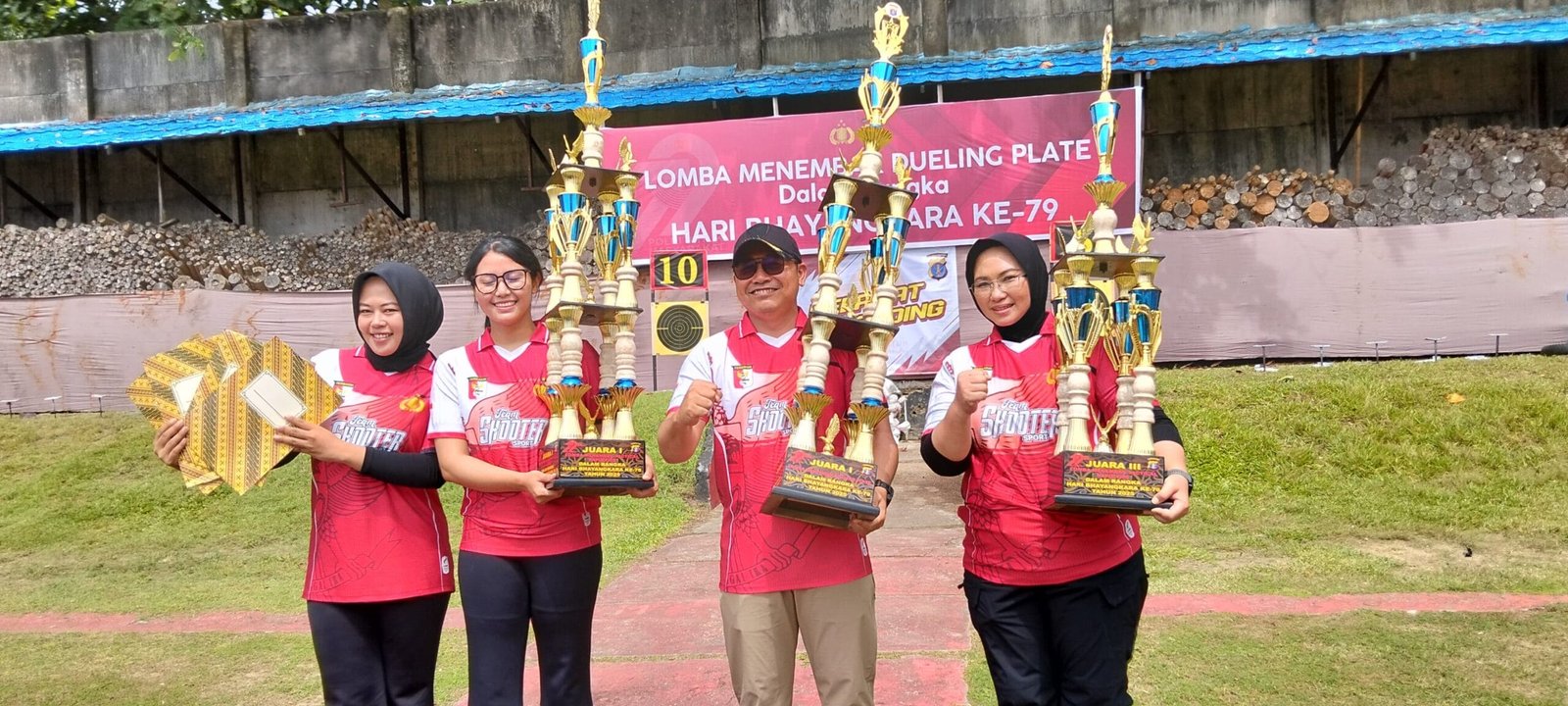 WhatsApp Image 2025 06 21 at 19.41.24 scaled Kapolresta Balikpapan Borong Trofi di Kejuaraan Menembak HUT Bhayangkara ke-79 PROKALTIM