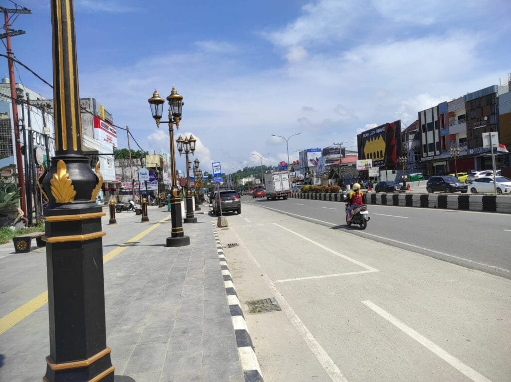 WhatsApp Image 2025 06 25 at 13.04.55 Trotoar Sudah Dibangun, Tapi Akses Transportasi Masih Jadi PR di Balikpapan PROKALTIM