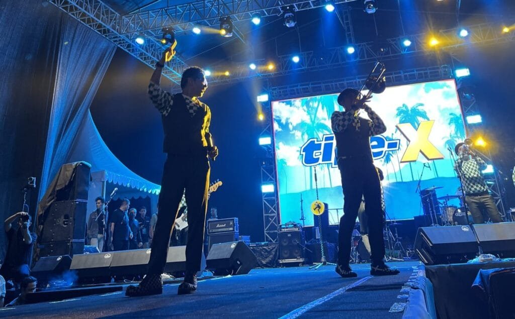 IMG 8745 Stadion Sudirman Bergoyang! Tipe-X dan /Rif Bakar Semangat Warga Balikpapan di HUT Kodam VI/Mulawarman PROKALTIM