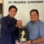 Kolaborasi PLN dan Pradiksi Gunatama Permudah Pembangunan Jaringan Listrik di Paser