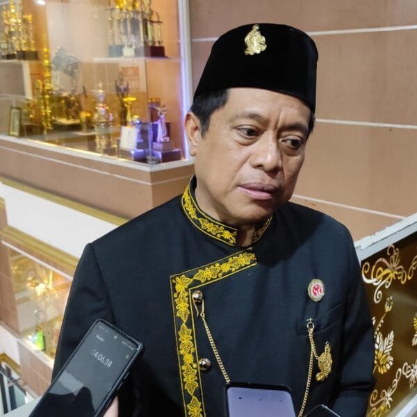 Siswa SD-SMP di Balikpapan Dapat Seragam Gratis, Dibagikan&hellip;
