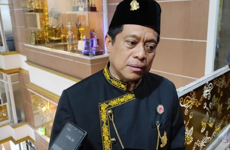 Siswa SD-SMP di Balikpapan Dapat Seragam Gratis, Dibagikan&hellip;