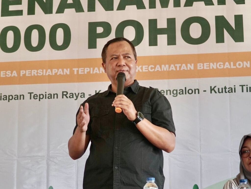 WhatsApp Image 2025 07 12 at 16.31.16 Setahun Program SLV Apical Group di Kutim, 459 Petani Terlatih, 30 Ribu Pohon Ditanam, 88 STDB Diserahkan PROKALTIM