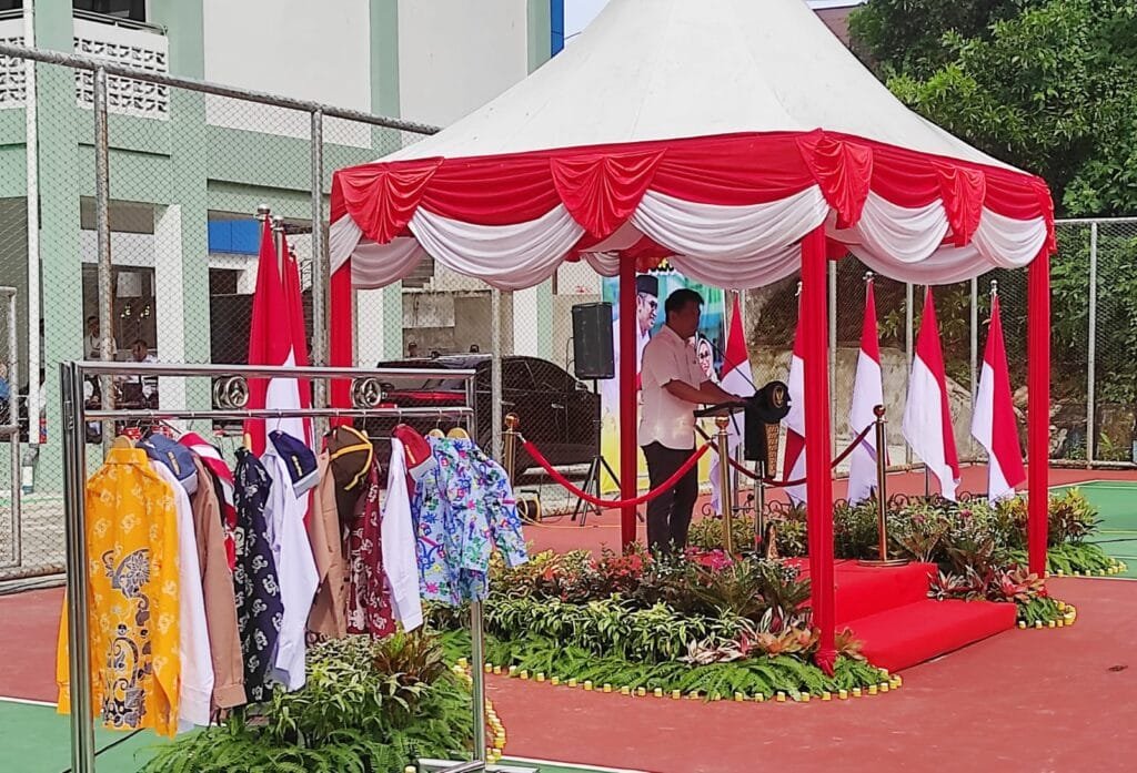 WhatsApp Image 2025 07 16 at 17.06.23 Pendidikan Merata! Seragam Gratis untuk 92 Ribu Siswa Balikpapan PROKALTIM