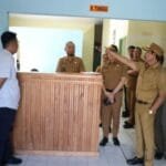 Sidak ke Sejumlah Kelurahan, Waris Muin Minta Pegawai Datang Tepat Waktu